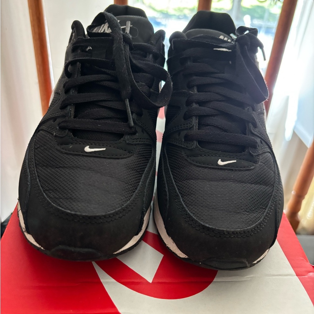 Nike Women’s Airmax Command